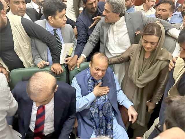 نواز شریف احتساب عدالت میں پیش، توشہ خانہ ریفرنس میں ضمانت منظور